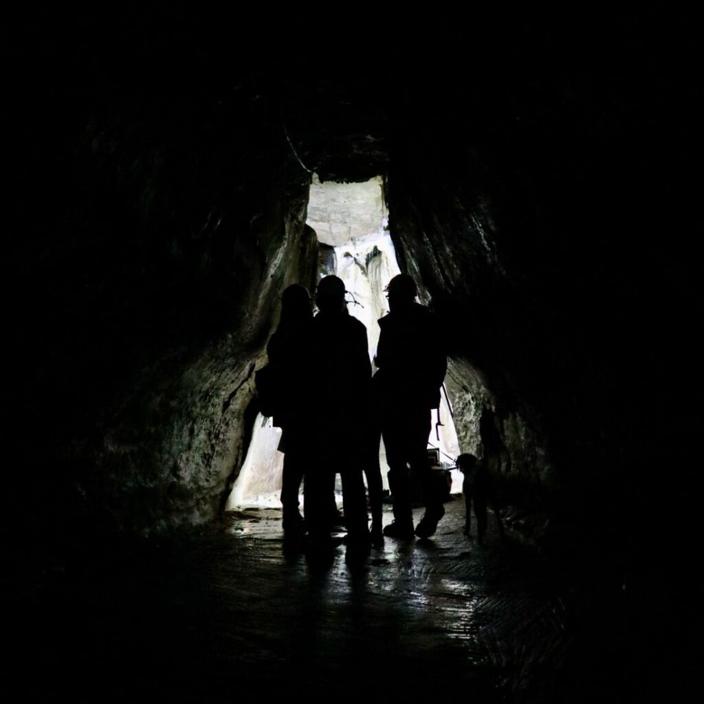 brockthorn gaping gill stock image